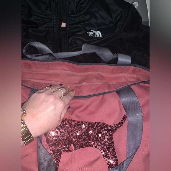 PINK VICTORIA’s secret Large zip bag - Picture 3 of 5